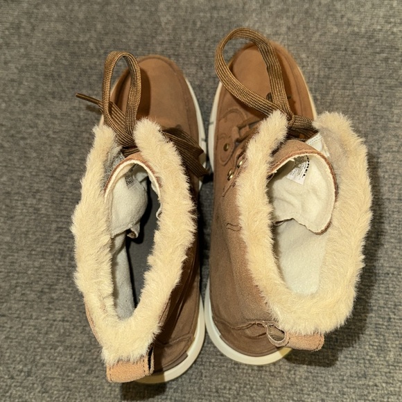 Sorel Boots - Picture 5 of 8